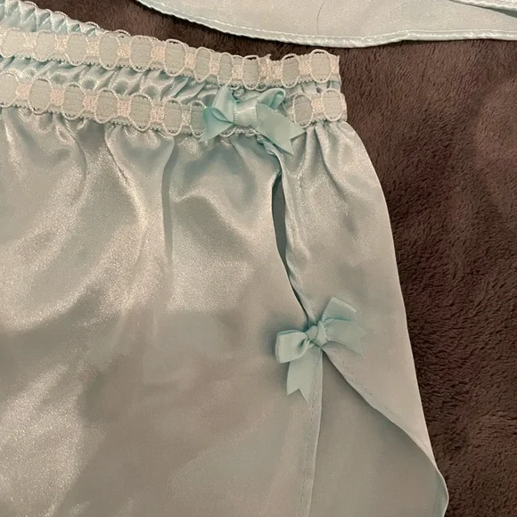 Betsey Johnson Lingerie 2 Piece Set - Picture 6 of 7